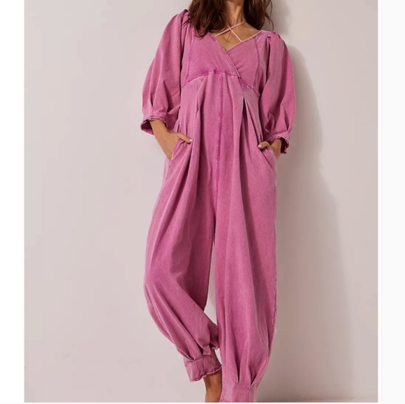Free People Lotta Love Romper In A Washed Pink Color with Pockets - Picture 2 of 9